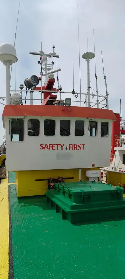 Navio de abastecimento à venda