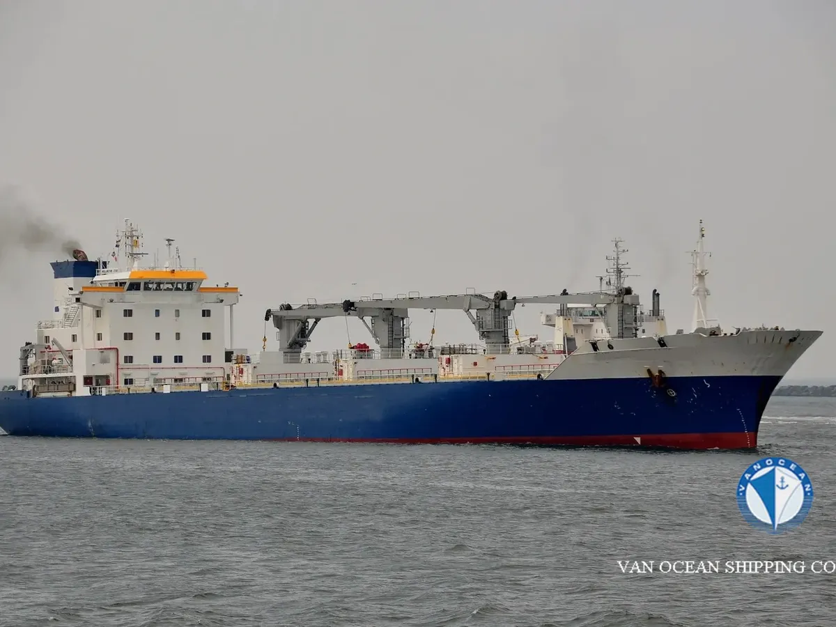Navio frigorífico à venda