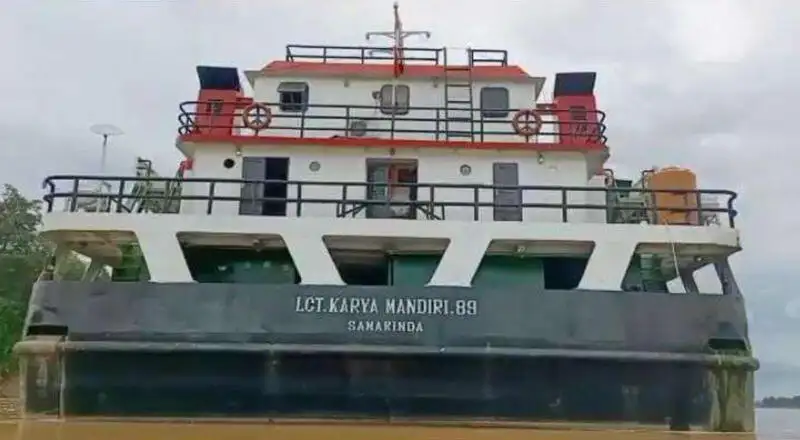 Balsa de desembarque, tanque à venda