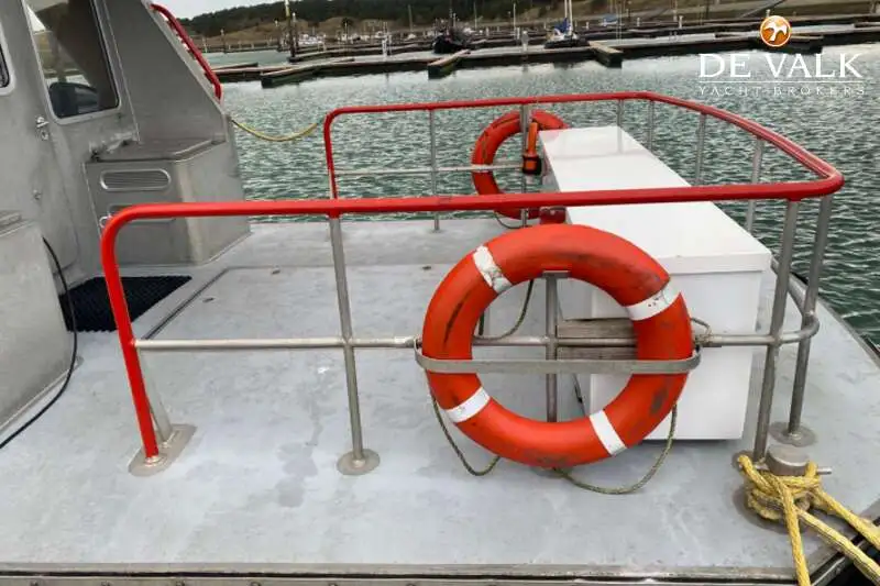 Barco de tripulação à venda