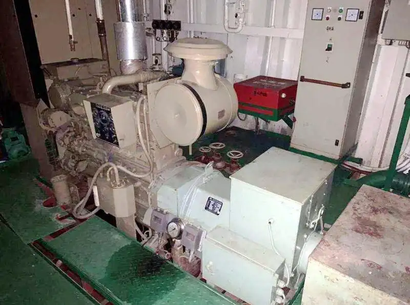 Navio de abastecimento à venda