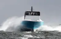 Barco de tripulação à venda