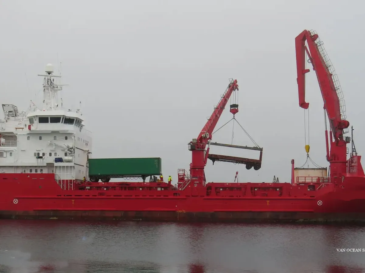 Navio frigorífico à venda
