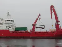 Navio frigorífico à venda