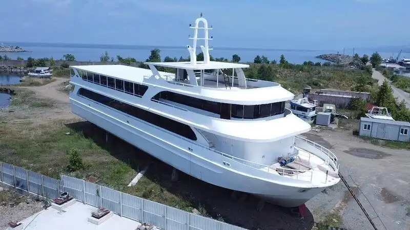 Navio de passageiros à venda