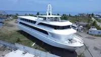 Navio de passageiros à venda