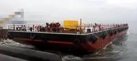 Barcaça à venda
