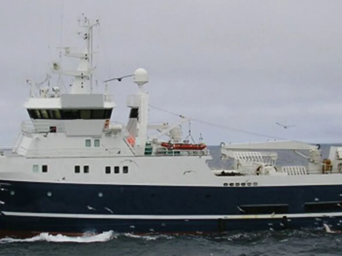 Navio de pesca de arrasto à venda
