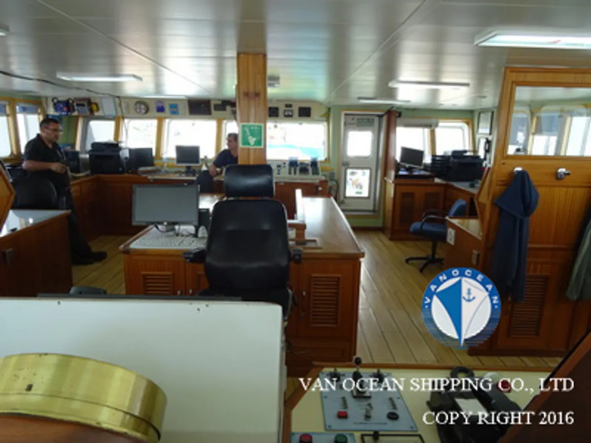 Navio de pesca de arrasto à venda