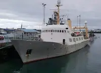 Navio de pesquisa à venda