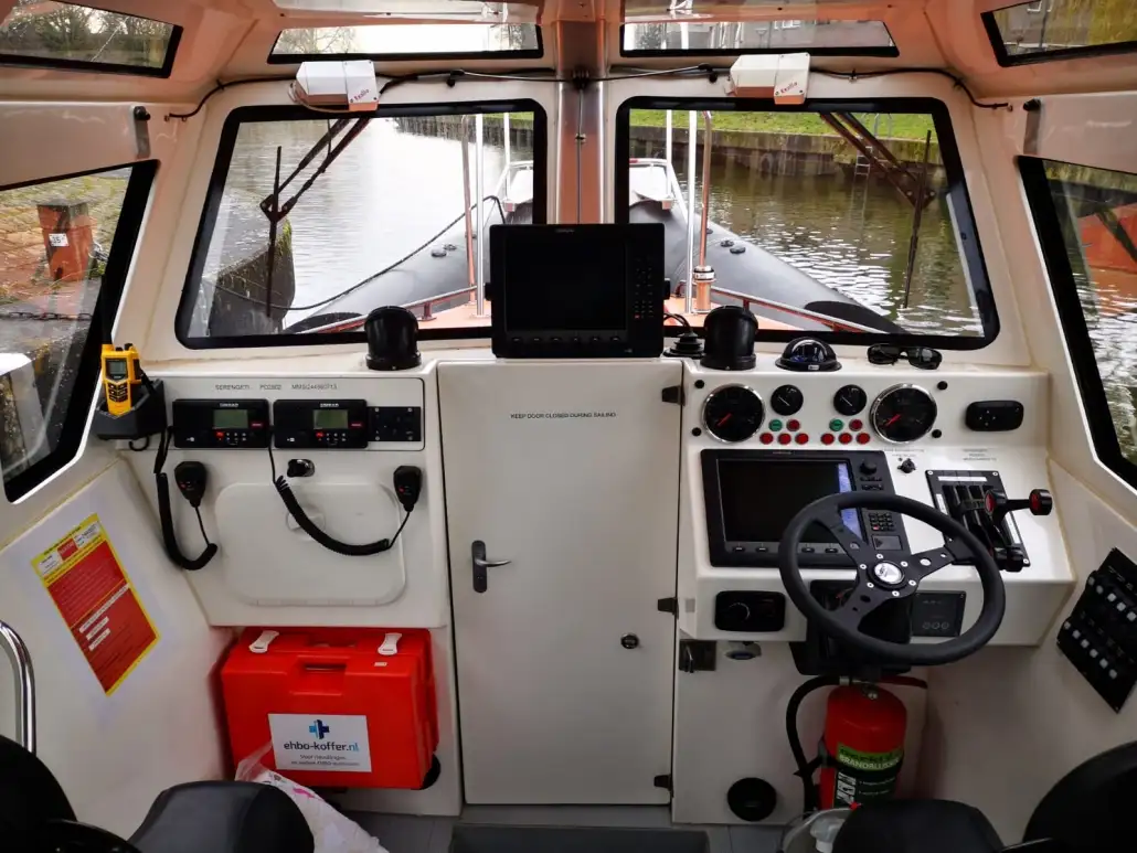 Navio porta-contêineres à venda