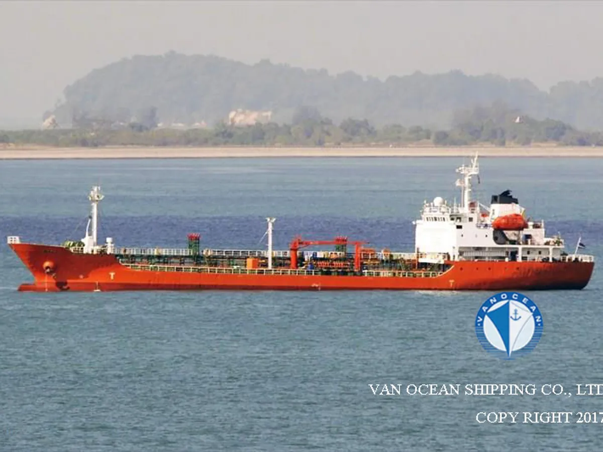 Navio-tanque de óleo/produtos químicos à venda