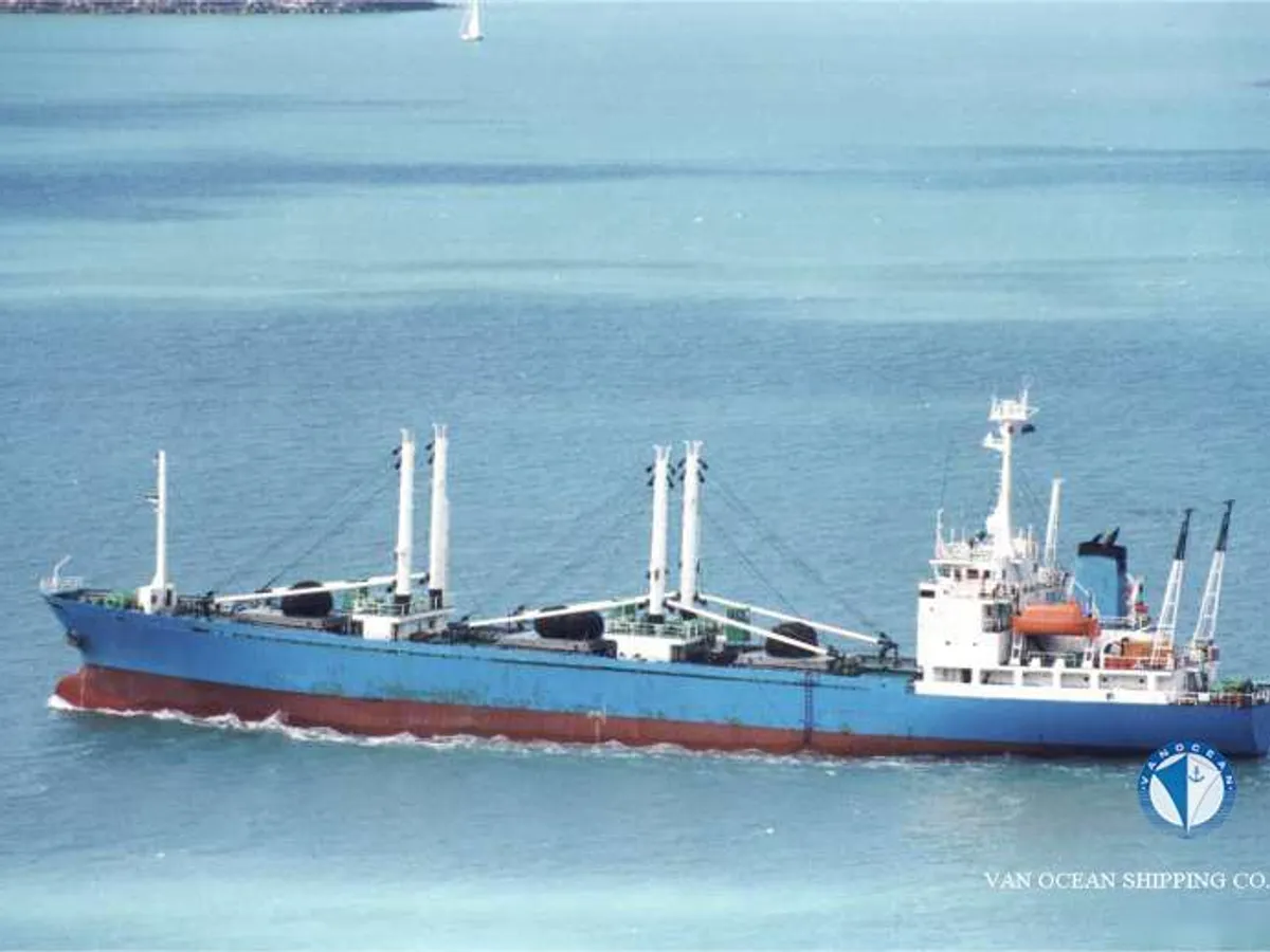 Navio frigorífico à venda