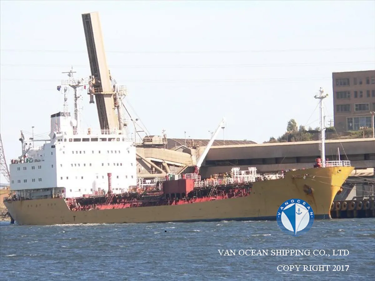 Navio-tanque de óleo/produtos químicos à venda
