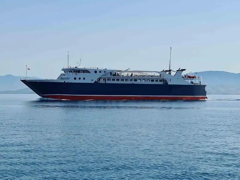 Navio RoPax à venda