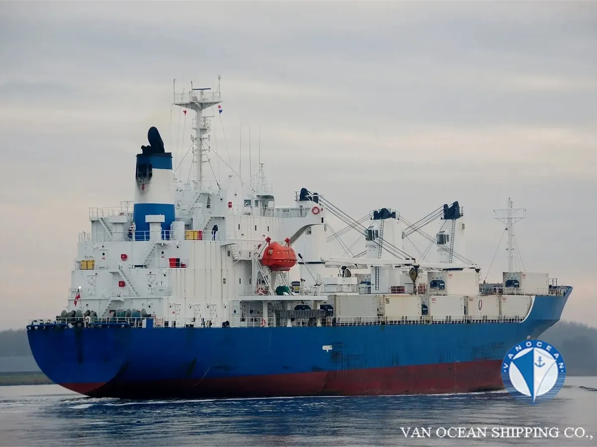 Navio frigorífico à venda