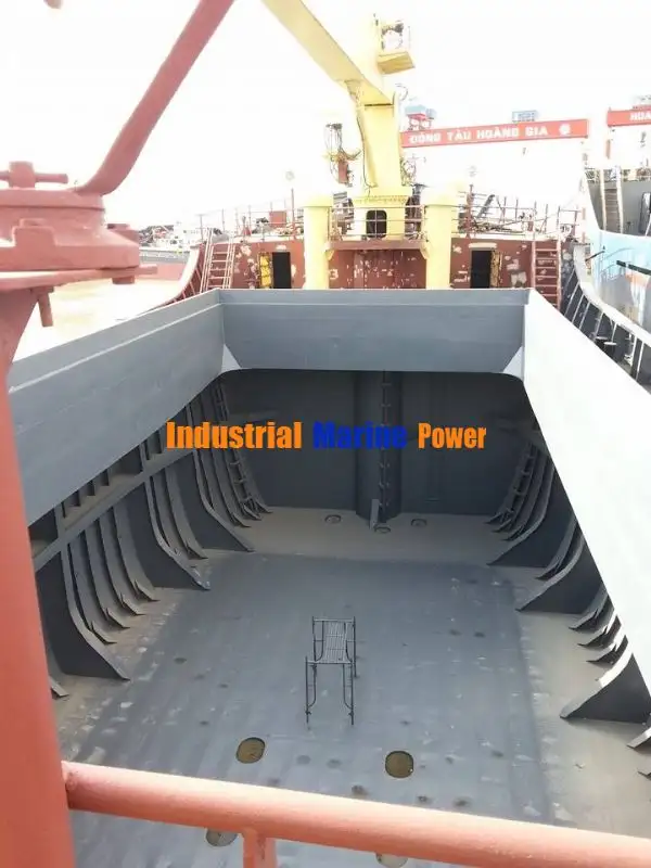 Navio graneleiro à venda
