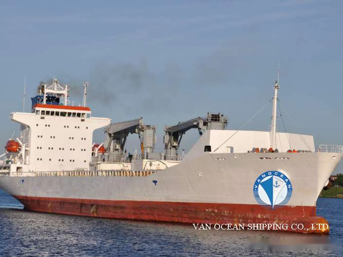 Navio frigorífico à venda