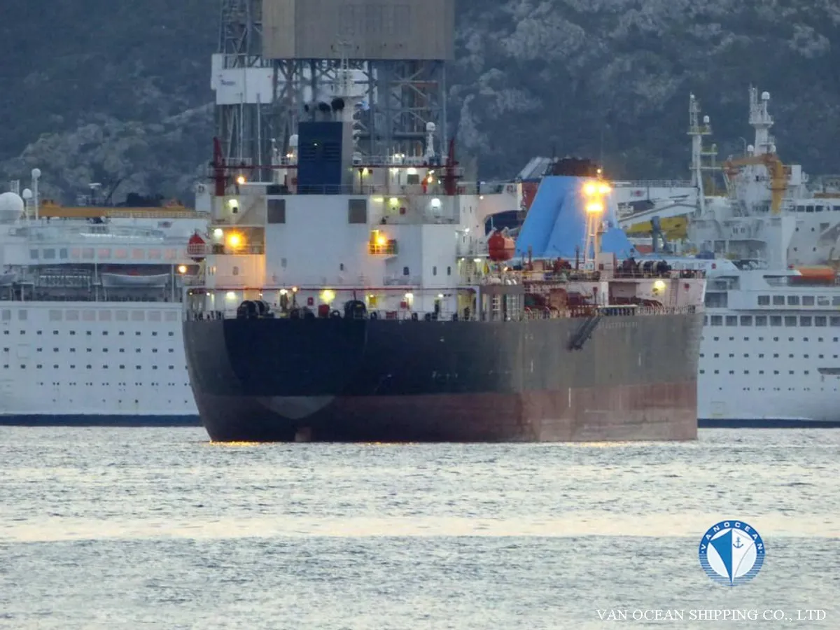 Navio-tanque de óleo/produtos químicos à venda