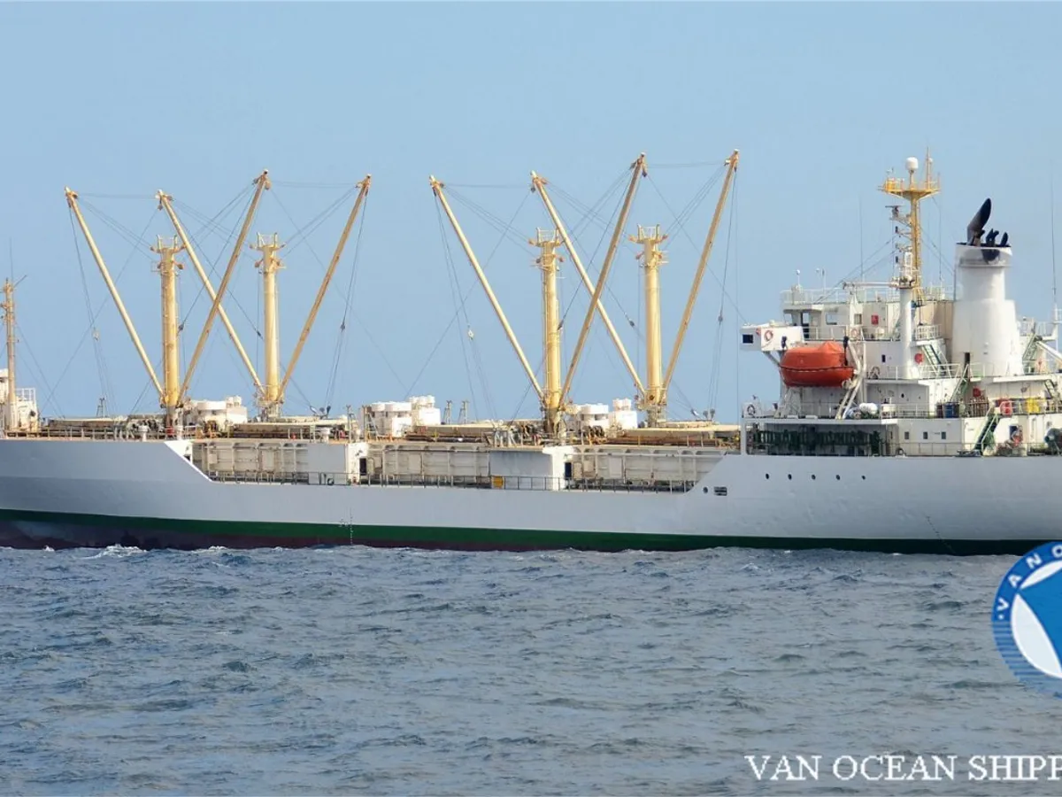 Navio frigorífico à venda