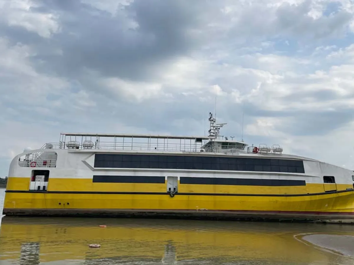 Navio RoPax à venda