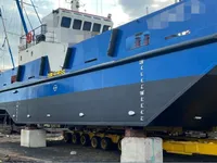Navio porta-contêineres à venda