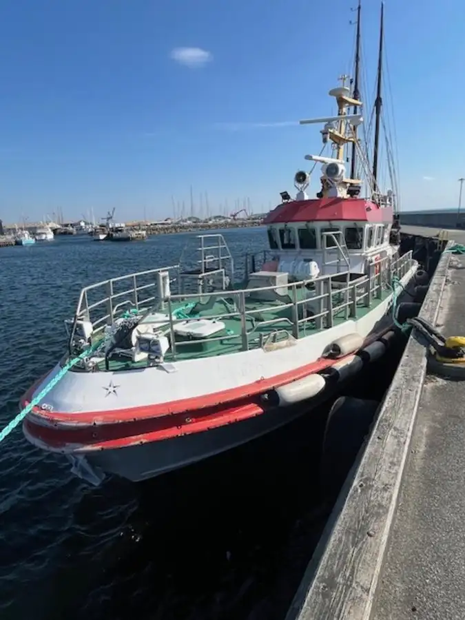Navio de patrulha à venda