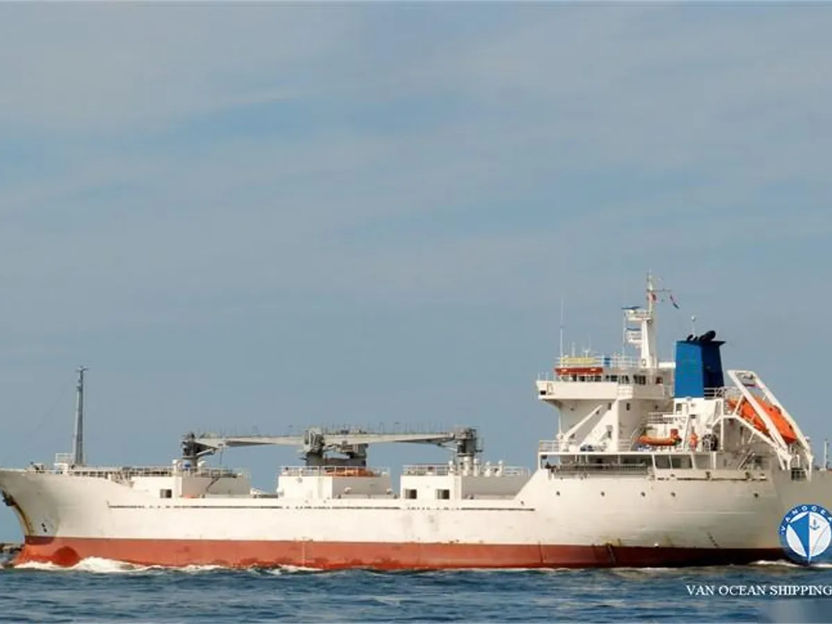 Navio frigorífico à venda