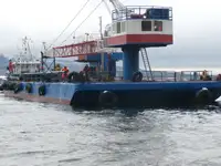 Barcaça à venda