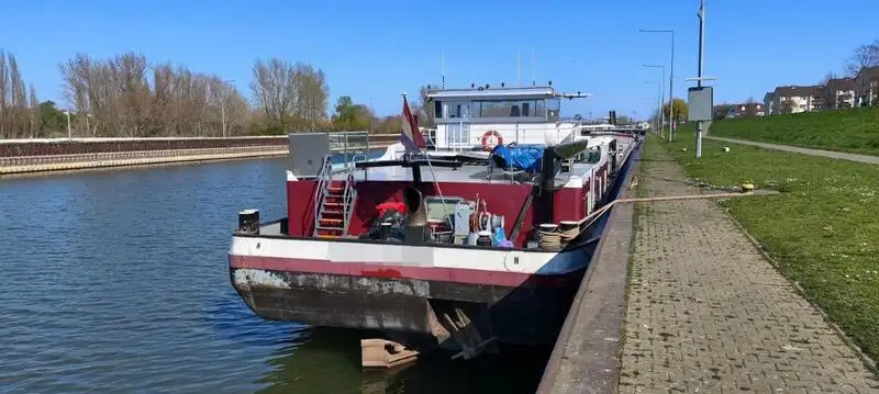 Navio graneleiro à venda