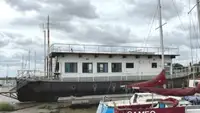 Barcaça de alojamento à venda