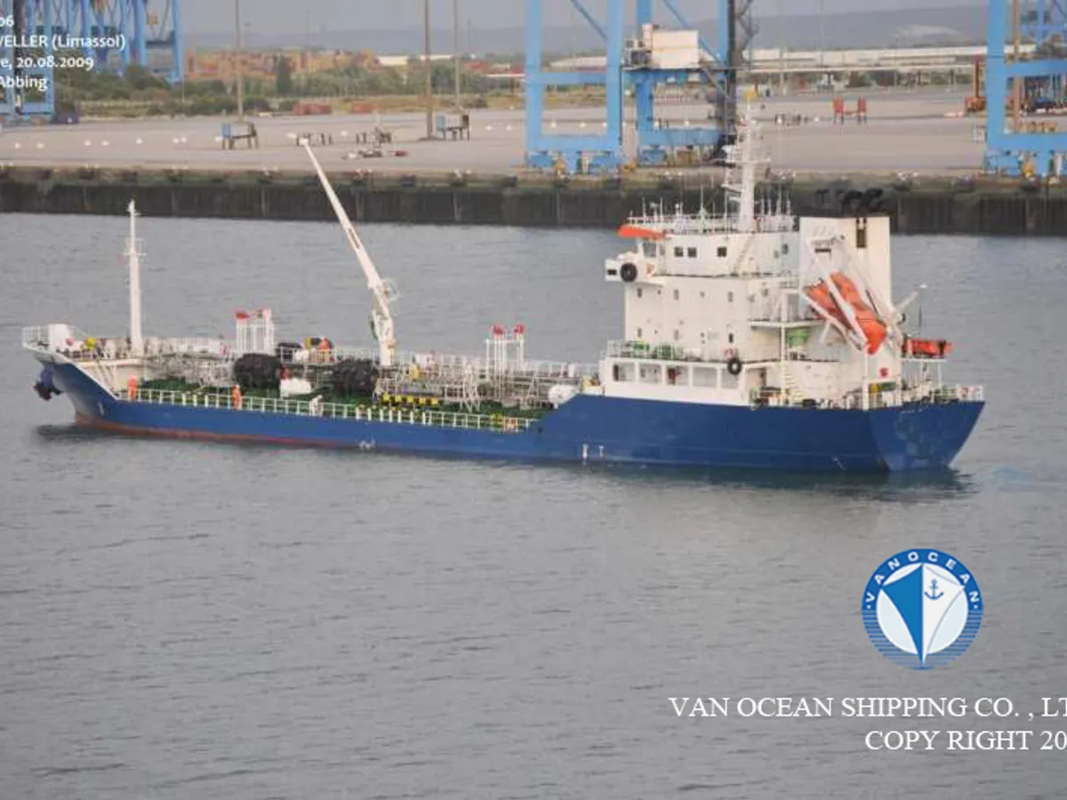 Navio-tanque de óleo/produtos químicos à venda