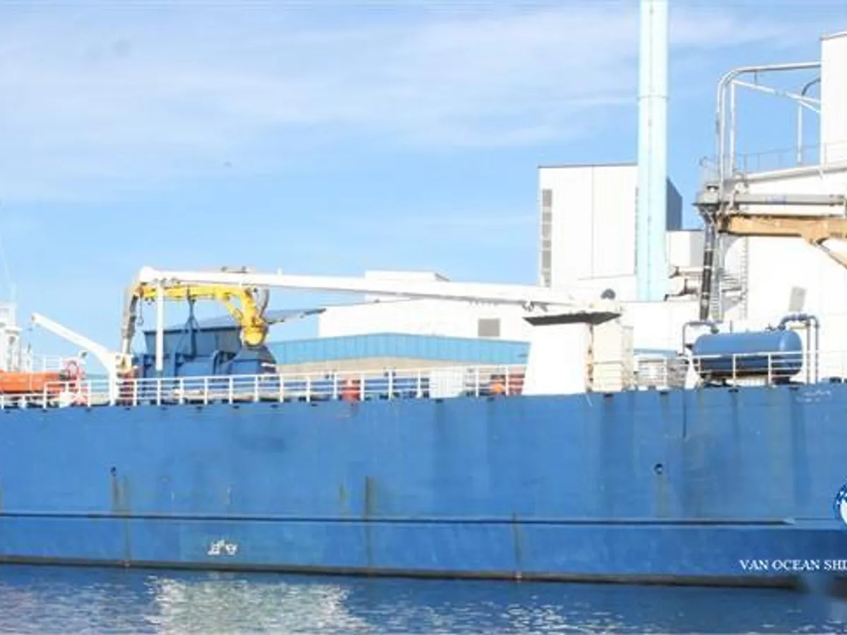 Navio frigorífico à venda