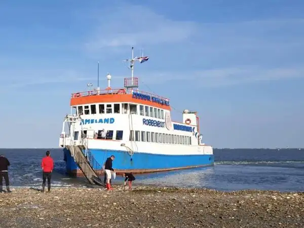 Navio de passageiros à venda