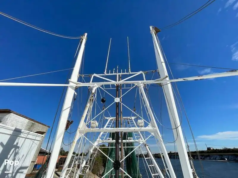 Navio de pesca de arrasto à venda