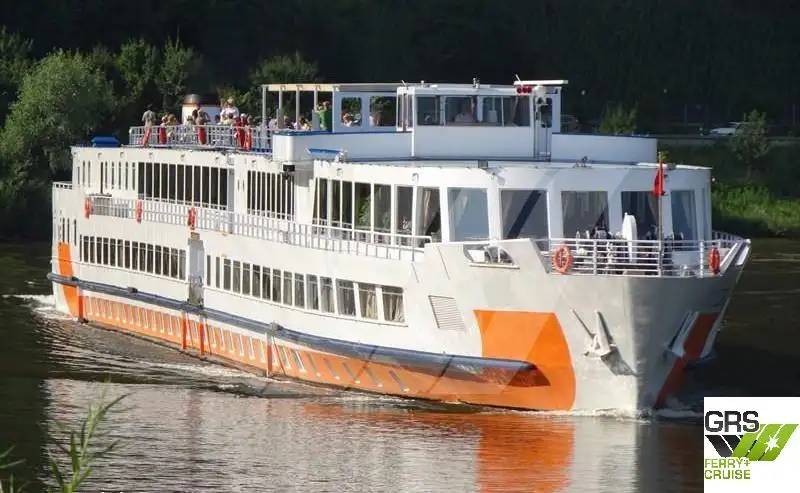 Navio de cruzeiro à venda