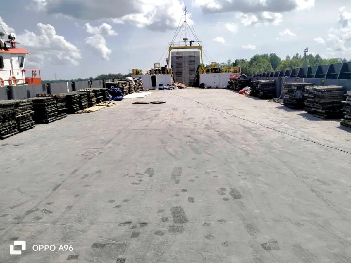 Balsa de desembarque, tanque à venda