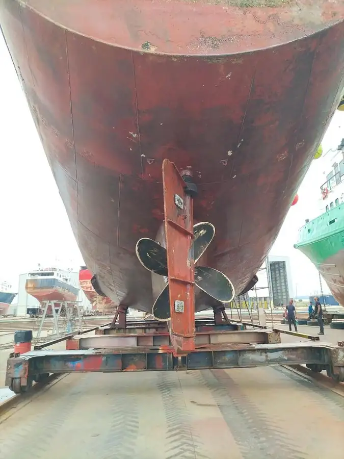 Navio de pesca de arrasto à venda
