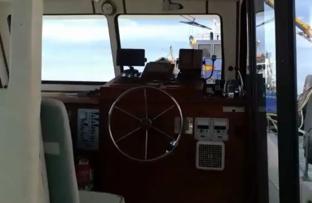 Barco de tripulação à venda