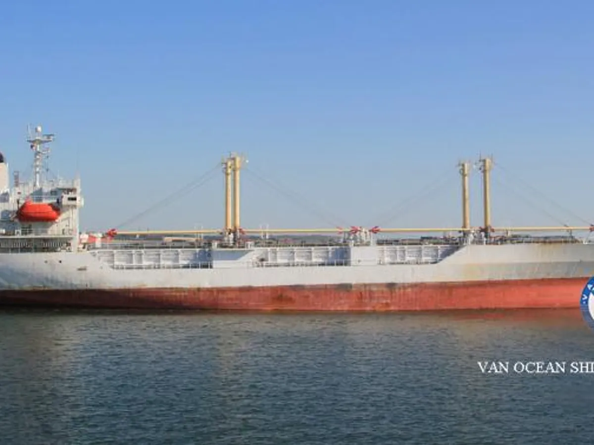 Navio frigorífico à venda