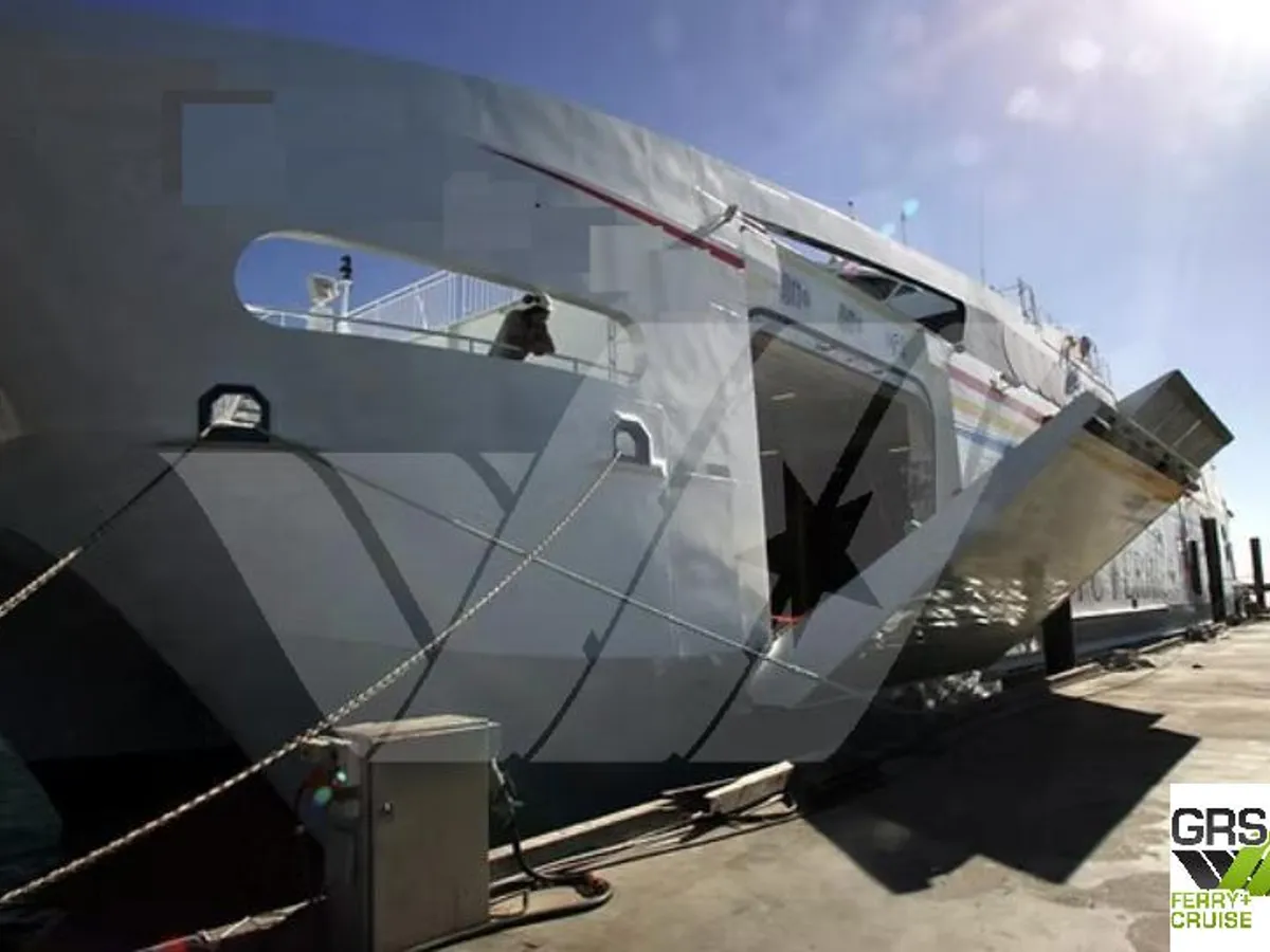 Navio RoPax à venda