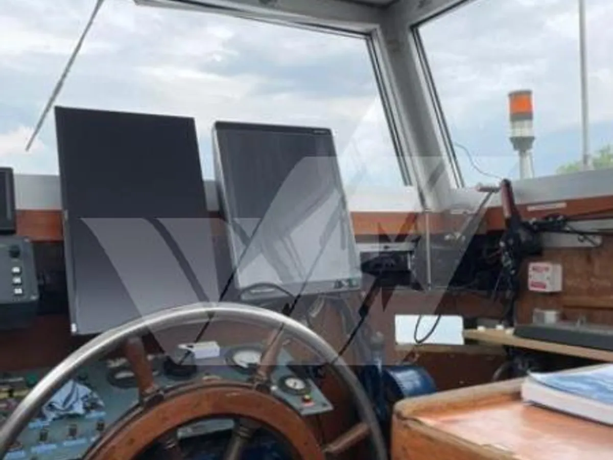 Barco de turismo à venda