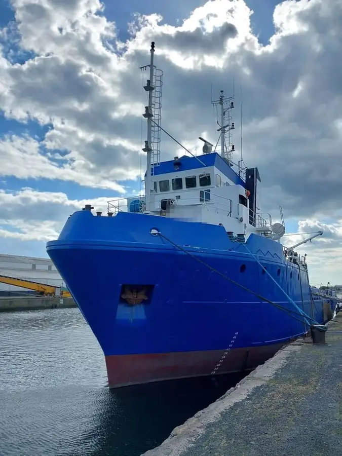 Navio porta-contêineres à venda