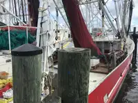 Navio de pesca de arrasto à venda