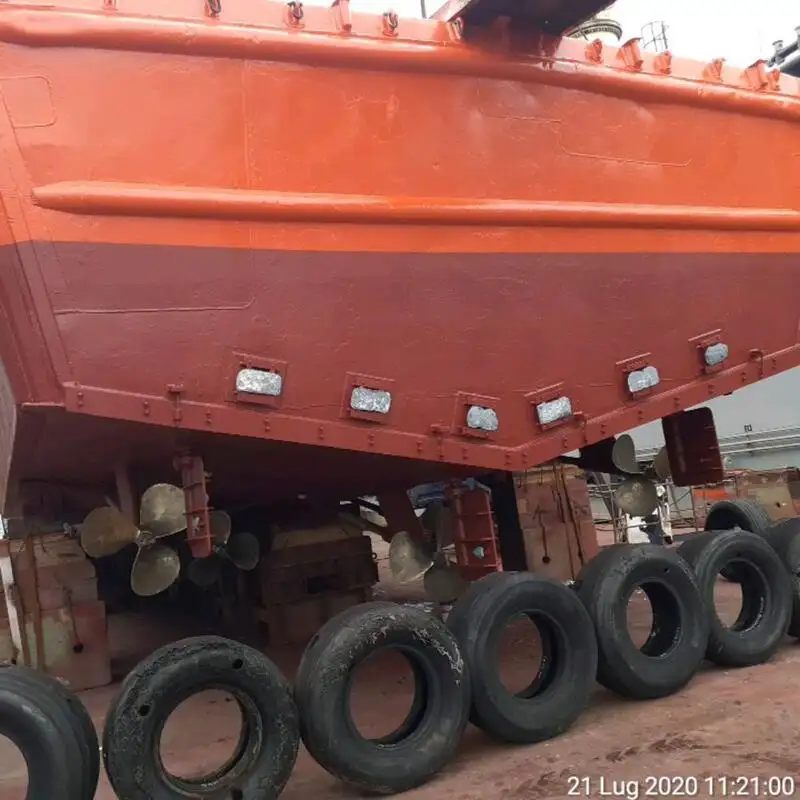 Barco de tripulação à venda