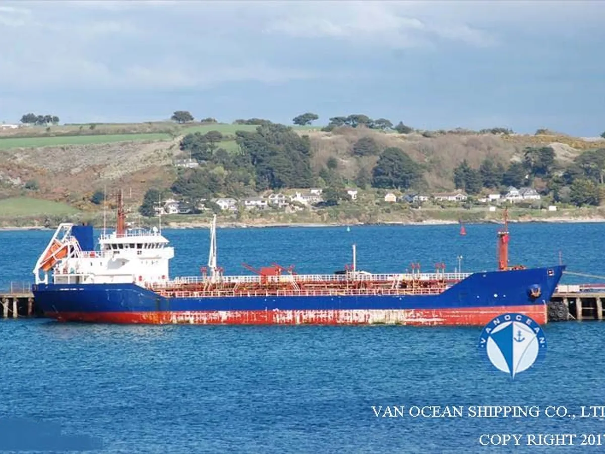 Navio-tanque de óleo/produtos químicos à venda