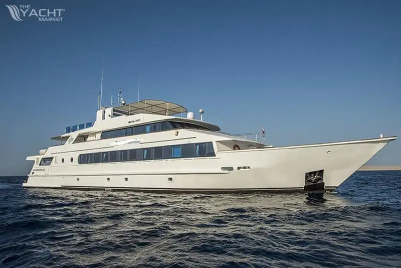 Navio de passageiros à venda