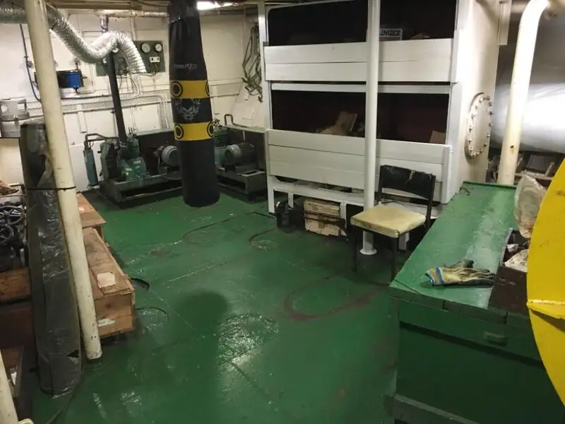 Navio de Suprimento Rápido (FSV) à venda