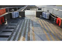Barco de tripulação à venda