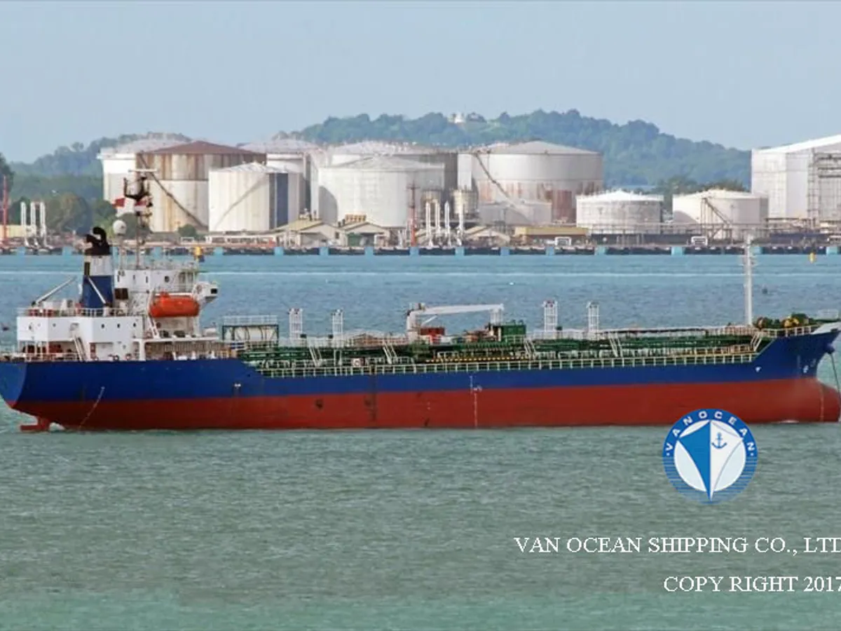 Navio-tanque de óleo/produtos químicos à venda